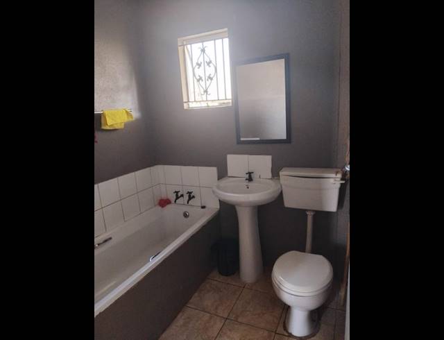 2 BEDROOM PROPERTY TO RENT IN ROSSLYN